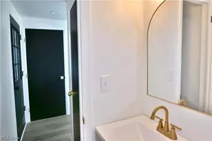 8351 Chesterton Dr, Youngstown, OH 44514 - Photo 19