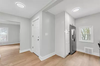 242 Orchard Avenue, Cuyahoga Falls, OH 44221 - Photo 7