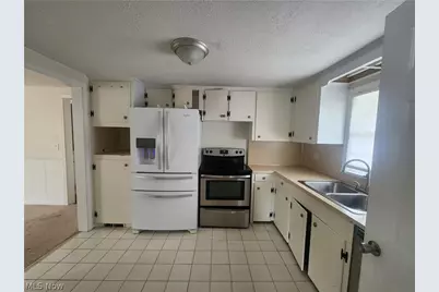 1367 Elmwood Avenue SW, North Canton, OH 44720 - Photo 5