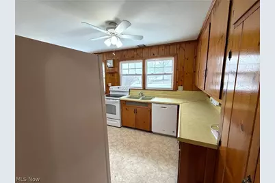 2229 Schneider Street NW, North Canton, OH 44720 - Photo 7