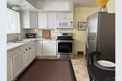1550 Chapman Drive, Akron, OH 44305 - Photo 9