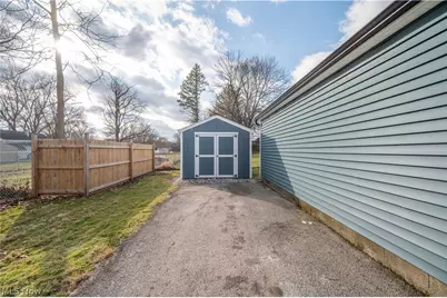 4103 Woodmere Drive, Youngstown, OH 44515 - Photo 9