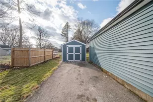 4103 Woodmere Dr, Youngstown, OH 44515 - Photo 9