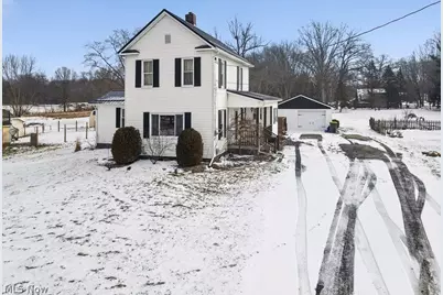 2420 Beechwood Avenue NE, Alliance, OH 44601 - Photo 3