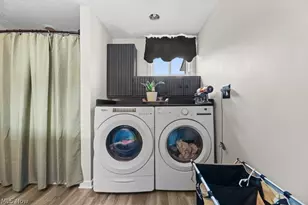 2420 Beechwood Ave NE, Alliance, OH 44601 - Photo 19