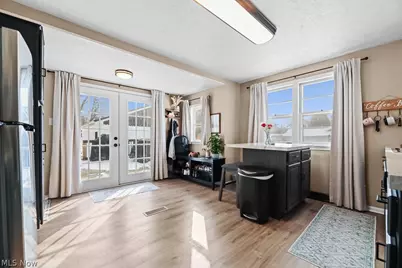 2420 Beechwood Avenue NE, Alliance, OH 44601 - Photo 7