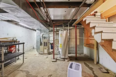 2420 Beechwood Avenue NE, Alliance, OH 44601 - Photo 31