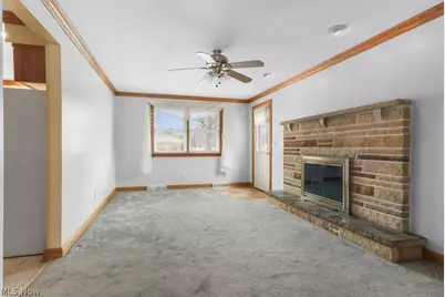 2761 Crompton N.E., Canton, OH 44721 - Photo 9