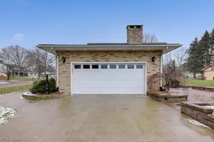 2761 Crompton St NE, Canton, OH 44721 - Photo 41