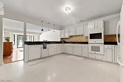 1775 Brookwood Drive, Akron, OH 44313 - Photo 17