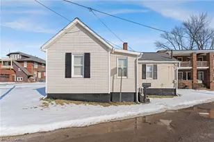 912 Essig Ct NW, Canton, OH 44703 - Photo 1