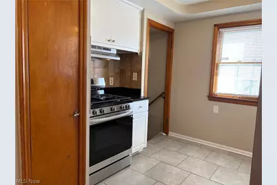 5116 Erwin Street, Maple Heights, OH 44137 - Photo 3