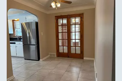 5116 Erwin Street, Maple Heights, OH 44137 - Photo 5