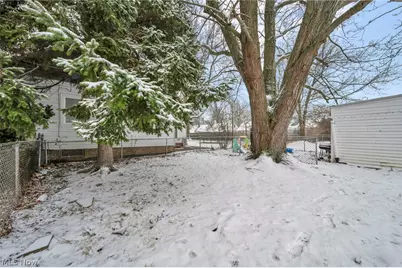 515 E 250th Street, Euclid, OH 44132 - Photo 7