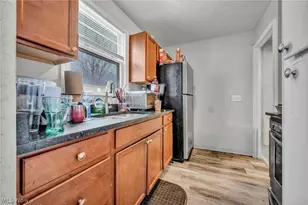 515 E 250th St, Euclid, OH 44132 - Photo 9