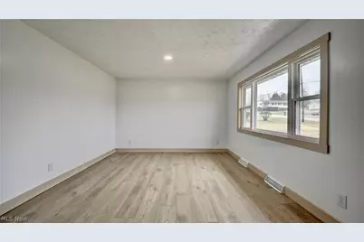 362 Jettie Avenue NE, Canton, OH 44730 - Photo 13