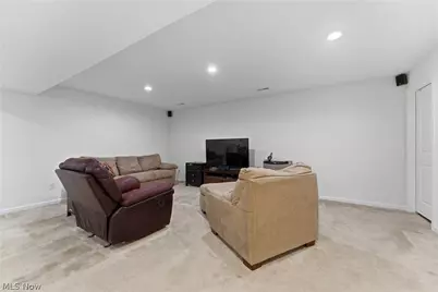 7119 Gauntlet Street SW, Massillon, OH 44646 - Photo 33