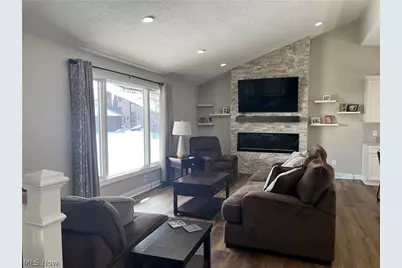 13325 Longspur Court, Valleyview, OH 44125 - Photo 3