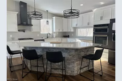 13325 Longspur Court, Valleyview, OH 44125 - Photo 11