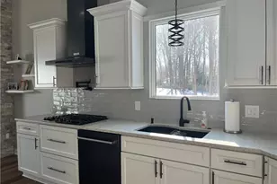 13325 Longspur Ct, Valleyview, OH 44125 - Photo 9