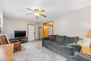 1091 Collinwood Ave, Akron, OH 44310 - Photo 3