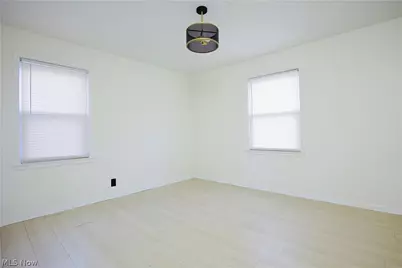 13410 Hathaway Road, Garfield Heights, OH 44125 - Photo 15