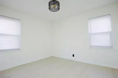 13410 Hathaway Road, Garfield Heights, OH 44125 - Photo 17