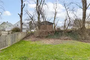 918 Raymond Ave, Barberton, OH 44203 - Photo 5