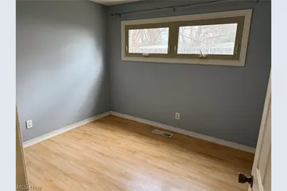 287 Edgewood Drive, Berea, OH 44017 - Photo 11