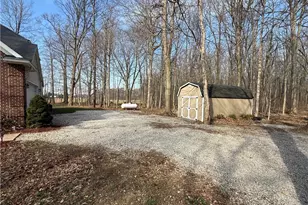 8340 Claus Rd, Amherst, OH 44001 - Photo 11