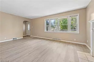 1255 Dover Ave, Akron, OH 44320 - Photo 7