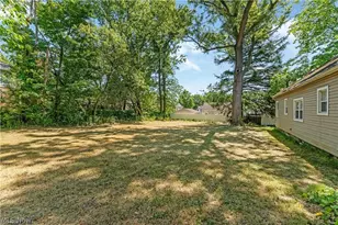 1255 Dover Ave, Akron, OH 44320 - Photo 29