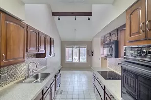 25818 Fairmount Blvd, Beachwood, OH 44122 - Photo 5