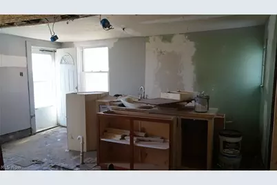 858 May Street, Akron, OH 44311 - Photo 3