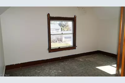 858 May Street, Akron, OH 44311 - Photo 9