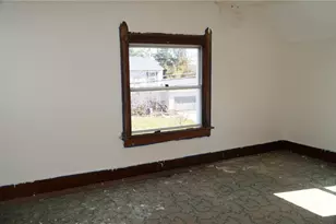 858 May St, Akron, OH 44311 - Photo 9