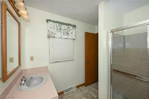 2138 Forest Oak Dr, Akron, OH 44312 - Photo 41