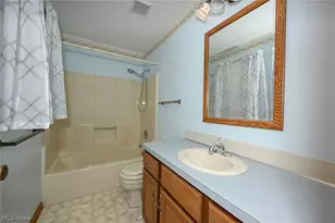 2138 Forest Oak Dr, Akron, OH 44312 - Photo 31