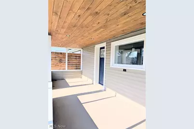 317 Maple Street N, Gnadenhutten, OH 44629 - Photo 3