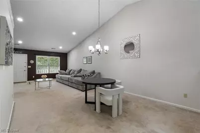 527 S Frank Boulevard, Akron, OH 44313 - Photo 11