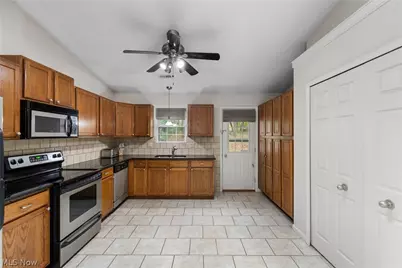 527 S Frank Boulevard, Akron, OH 44313 - Photo 13