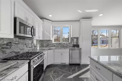 253 Aqua Boulevard, Coventry, OH 44319 - Photo 9