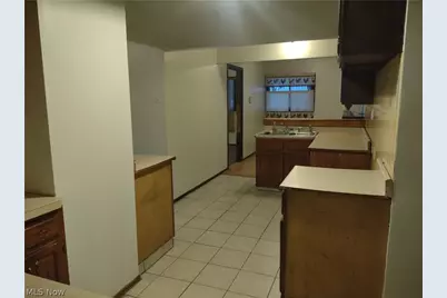 939 Lane Street, Akron, OH 44307 - Photo 5