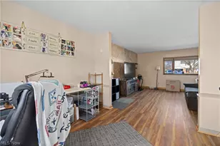 27261 Nantucket Dr, North Olmsted, OH 44070 - Photo 11