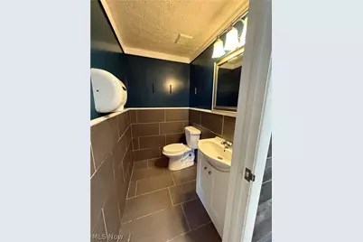 4933 Tuscarawas Street W, Canton, OH 44708 - Photo 15