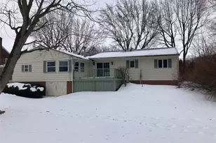 746 W Ohio Ave, Sebring, OH 44672 - Photo 3