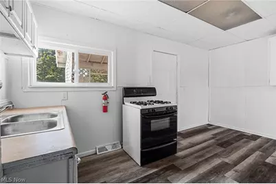 2387 29th Street SW, Akron, OH 44314 - Photo 9