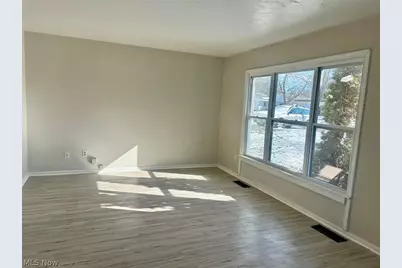 18079 Blandford Road, Loveland, OH 44121 - Photo 7