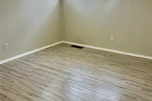 18079 Blandford Rd, Loveland, OH 44121 - Photo 11