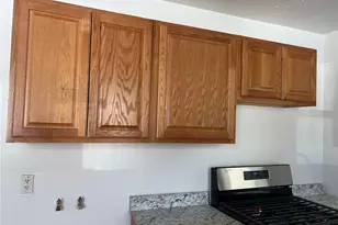 18079 Blandford Rd, Loveland, OH 44121 - Photo 3